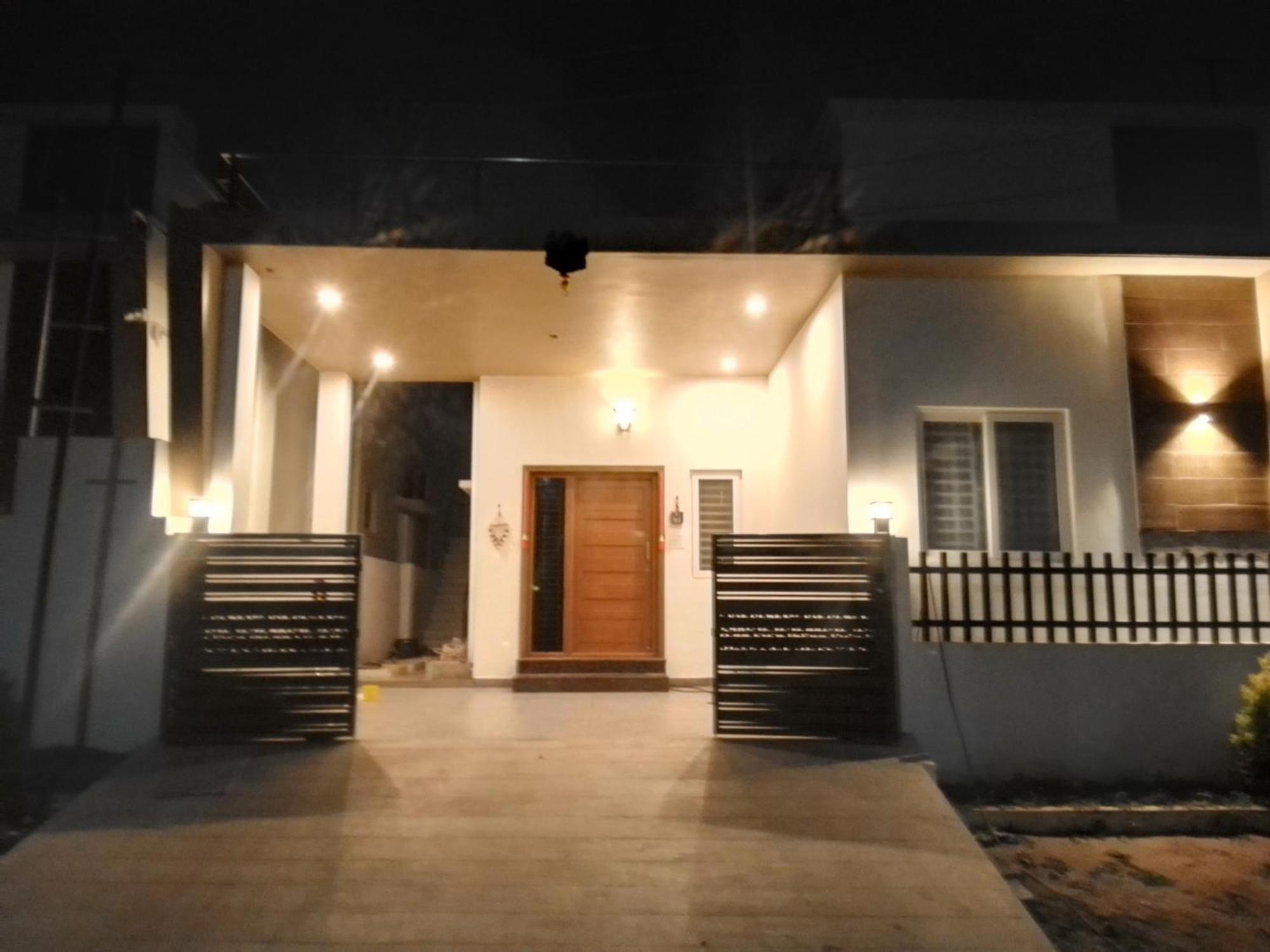 Shi'S 2Bhk Individual Villa @ Коимбатур Экстерьер фото